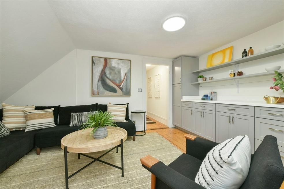 341 Highland Ave unit 3, Somerville, MA 02144 - photo 1