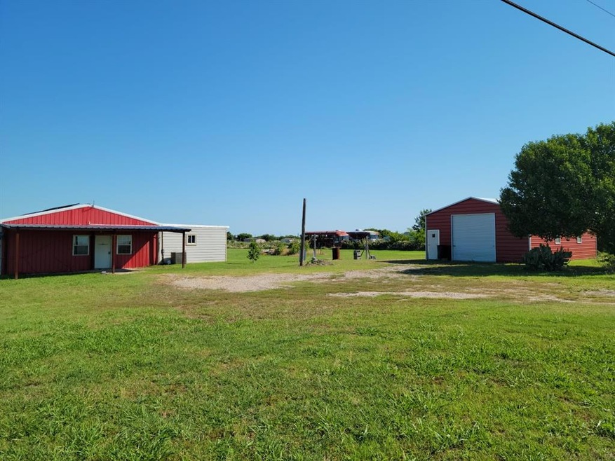 835 Hight Rd, Waxahachie, TX 75167 - photo 1