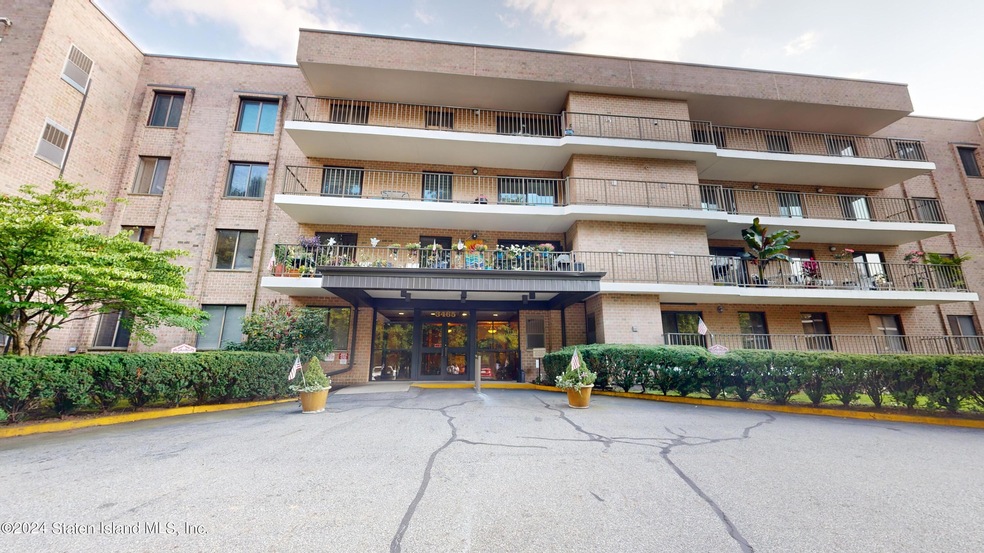 3465 Amboy Rd unit 1K, Staten Island, NY 10306 - photo 1