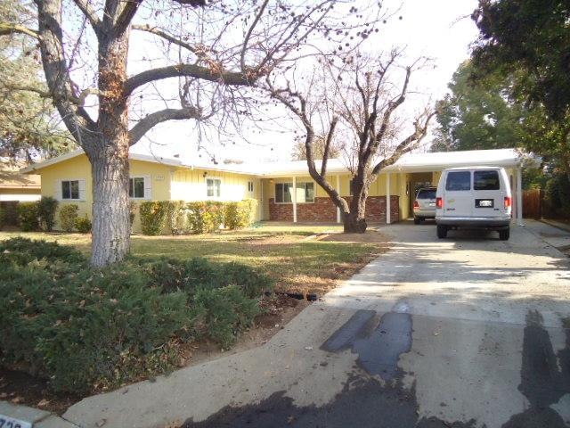 Very nice, comfy curb appeal!