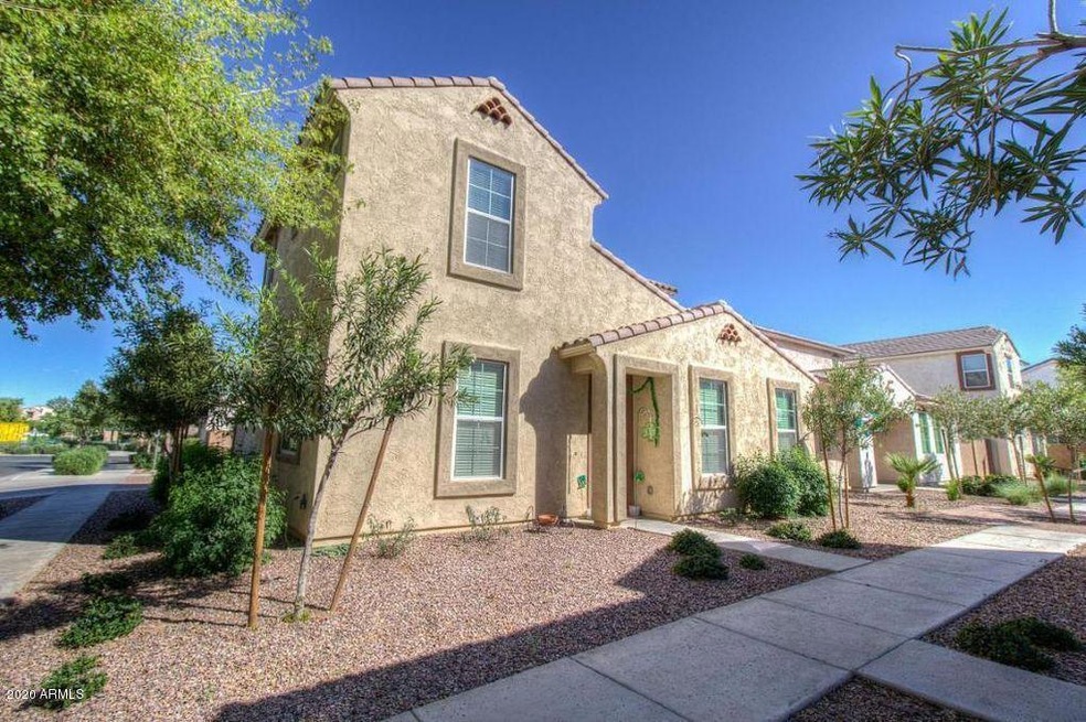 l966d2245-m17xd-w1020_h770_q80