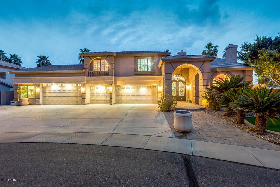 STUNNING EXTERIOR