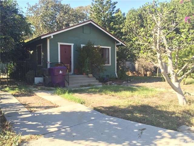 Front house 2 bedrooms 1.5 baths