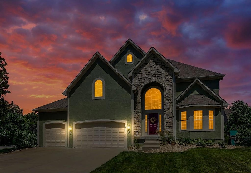 For Sale $600,000 • Co-Listing Agent