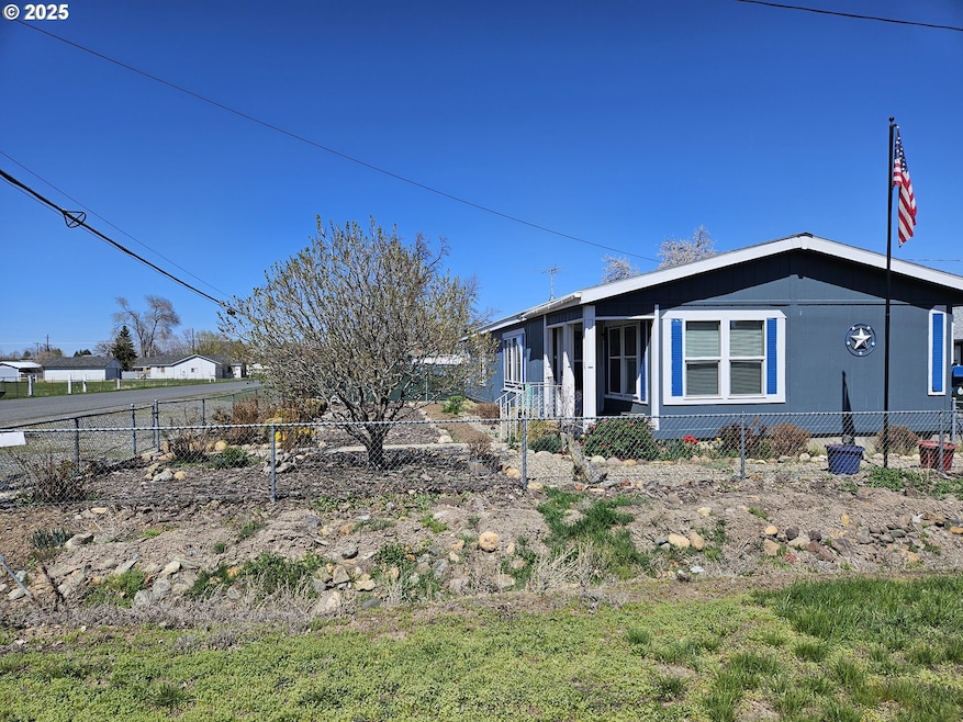 1710 16th St, Baker City, OR 97814 - photo 1