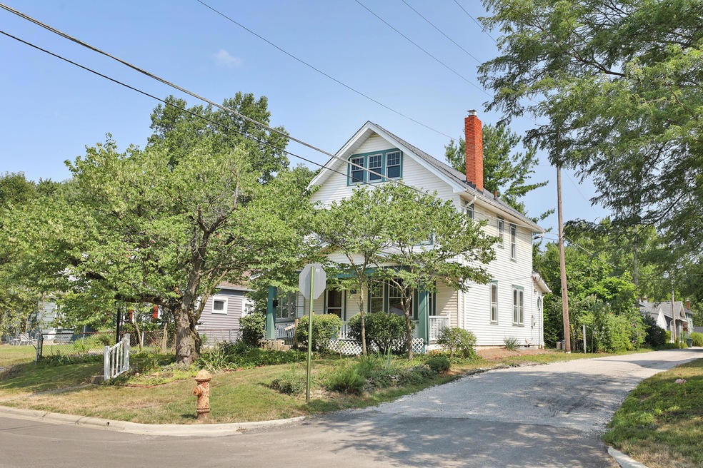 68 E Weisheimer Rd, Columbus, OH 43214 - photo 1