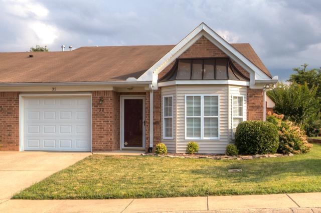 You’ll feel so at home in 32 Holland Park Ln.  This carefree, one-level condo is perfectly located to encourage walking to Publix, restaurants, bank, and the pharmacy.  For safety purposes, even the Fire Station is just around the corner  