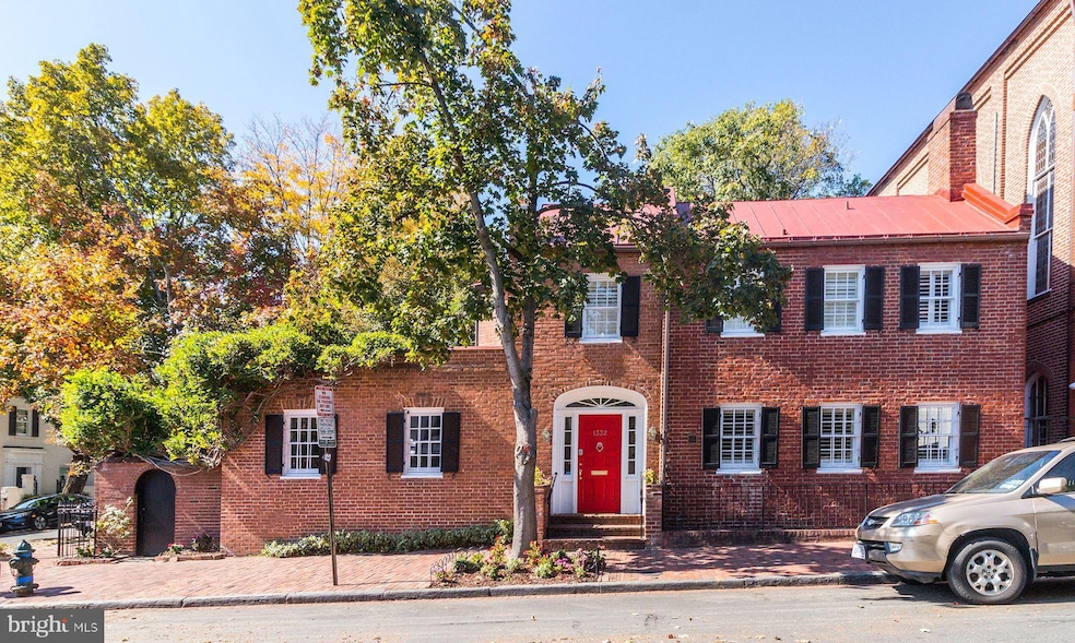 1332 29th St NW, Washington, DC 20007 - photo 1