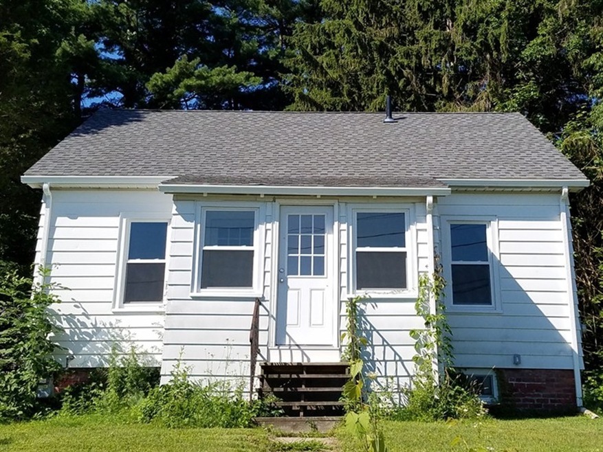 294 Cherry St, Holyoke, MA 01040 - photo 1