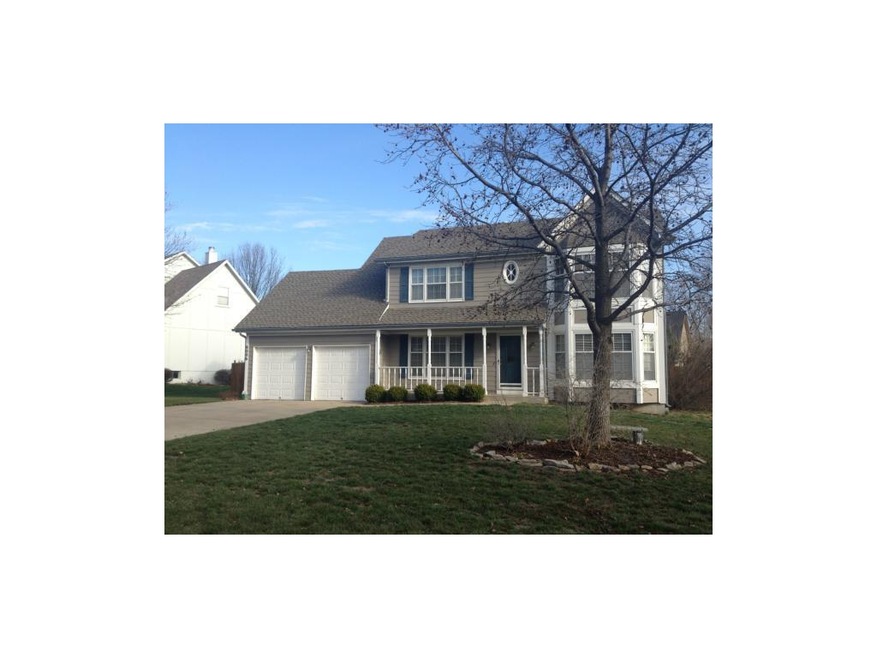 8006 Schweiger Dr, Lenexa, KS 66219 - photo 1