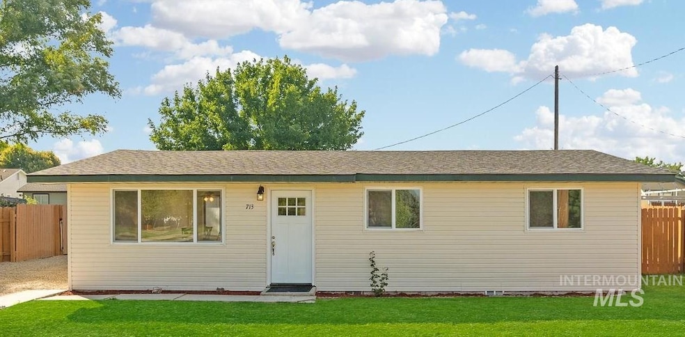 713 W Iowa Ave, Nampa, ID 83686 - photo 1