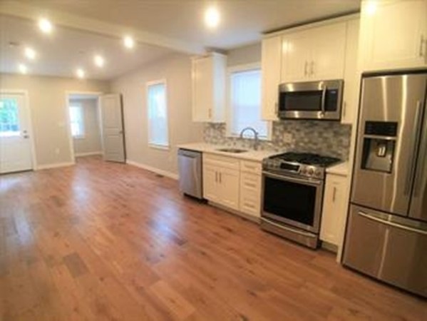 338 Hurley St unit 1, Cambridge, MA 02141 - photo 1