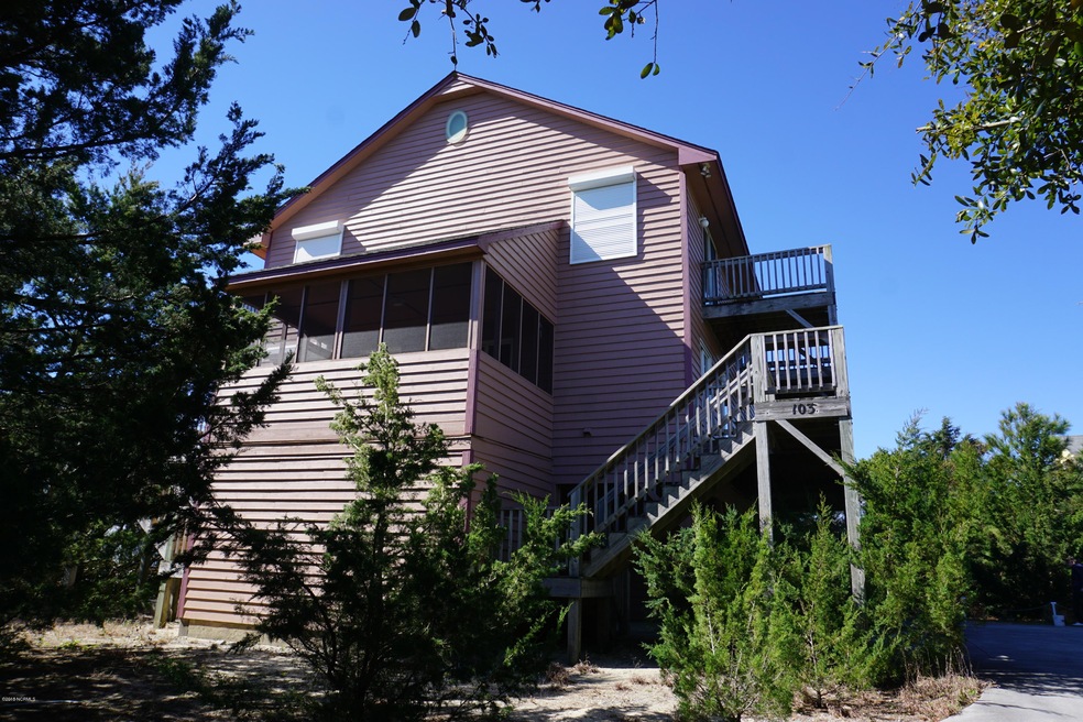 Curb Side Elevation