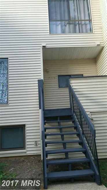 8714 Village Square Dr, Alexandria, VA 22309 - photo 1