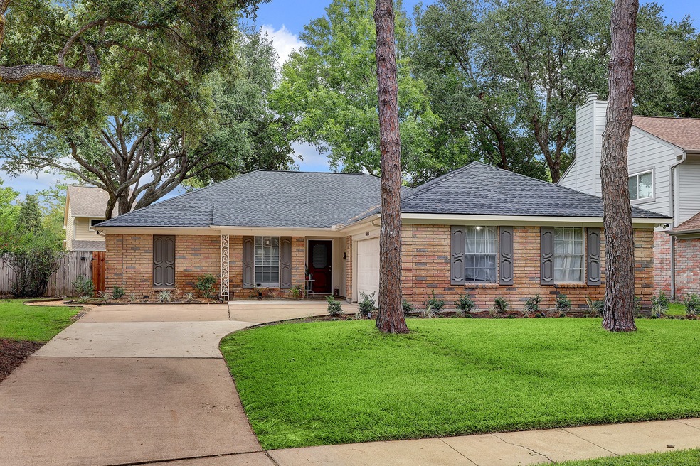 8318 Hot Springs Dr, Houston, TX 77095 - photo 1