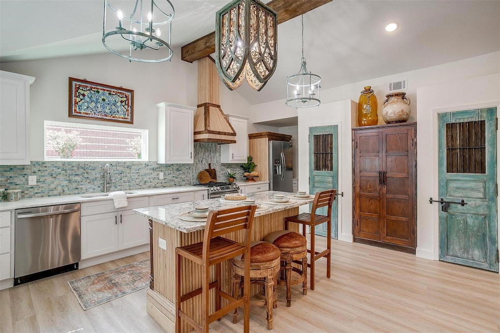 508 S Elm St, Weatherford, TX 76086 - photo 1