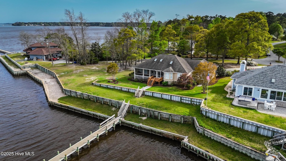 226 N Holland Point Dr