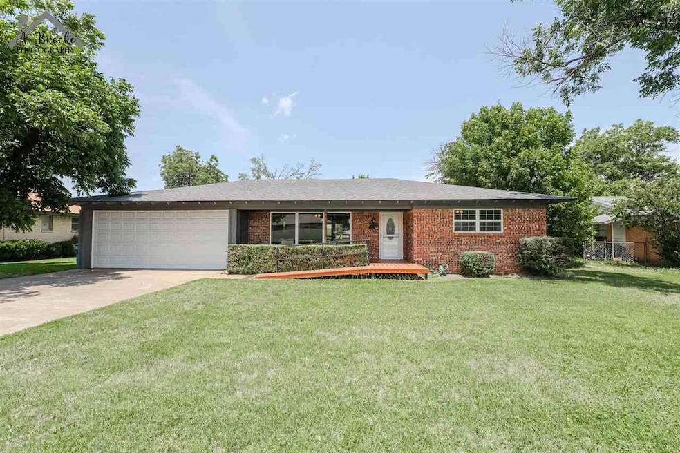 Under Contract $230,000 • Co-Listing Agent