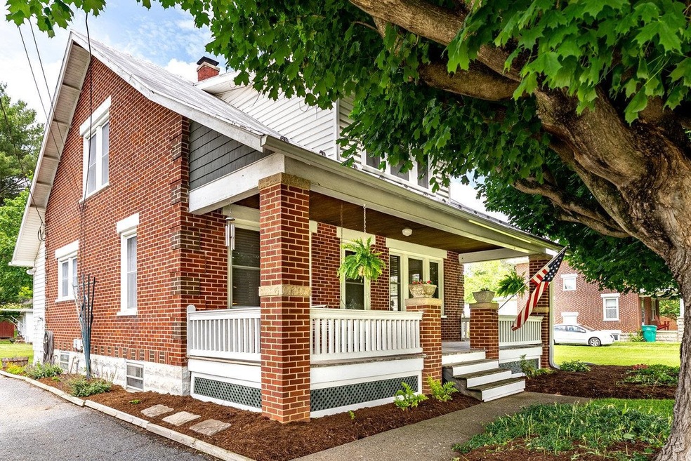 Pending $319,900