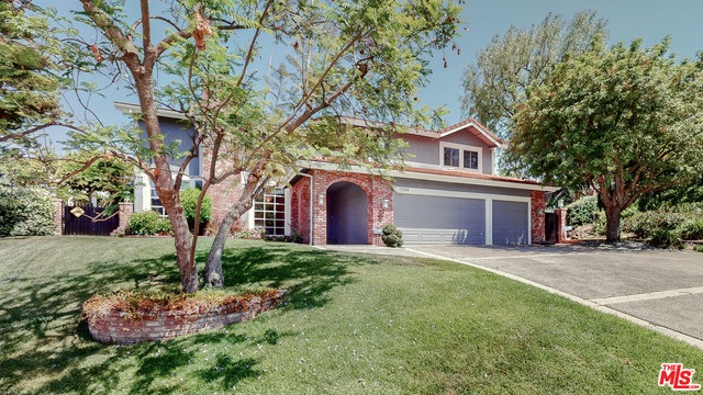 22154 Alizondo Dr, Woodland Hills, CA 91364 - photo 1