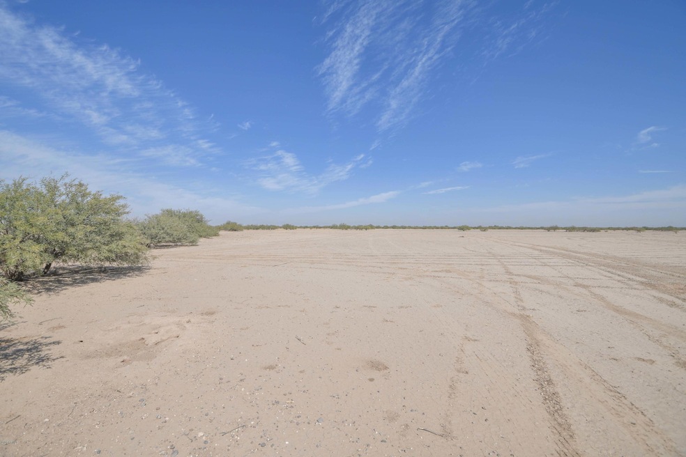 4215 N Golden St unit 2, Eloy, AZ 85131 - photo 1