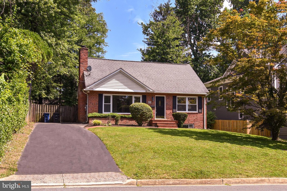 6628 Moly Dr, Falls Church, VA 22046 - photo 1