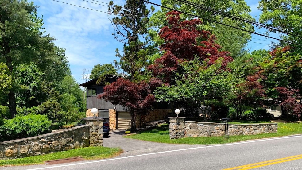 422 Furnace Dock Rd, Cortlandt Manor, NY 10567 - photo 1