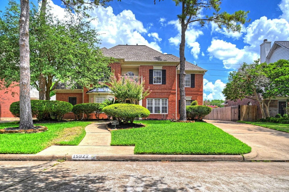 15922 Sweetwater Creek Dr, Houston, TX 77095 - photo 1