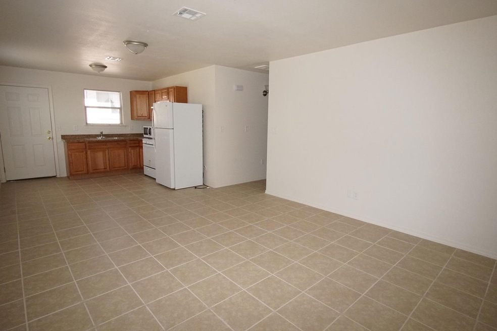 3831 Mountain Ave unit B, El Paso, TX 79930 - photo 1