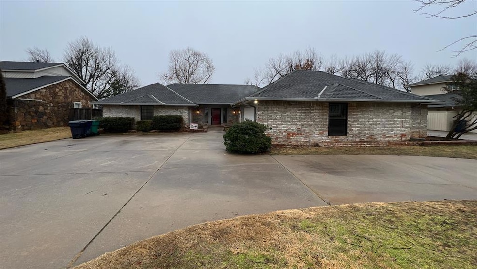 12510 Maple Ridge Rd, Oklahoma City, OK 73120 - photo 1