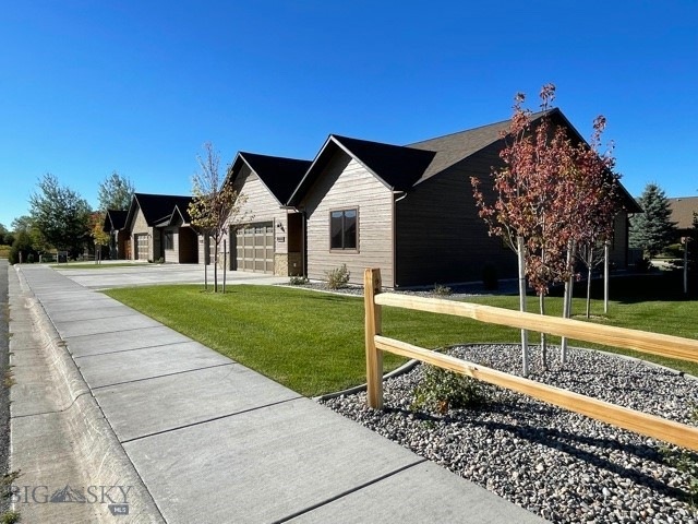 Links Condominiums-single level, duplex and triple