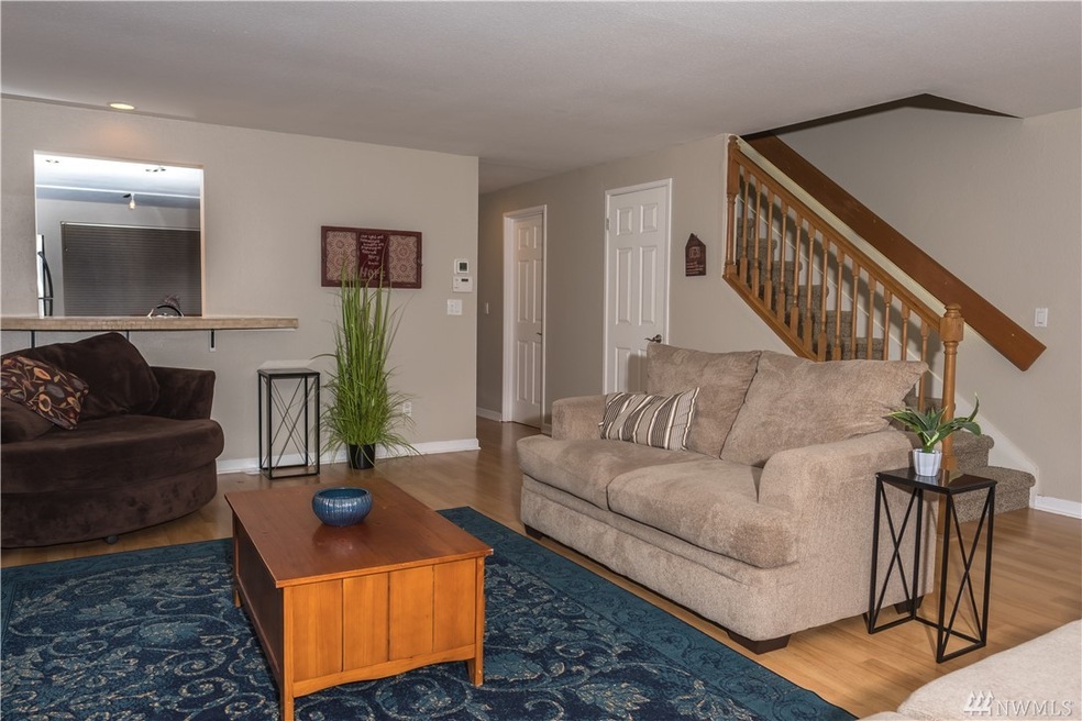 8229 212th St SW unit 303, Edmonds, WA 98026 - photo 1