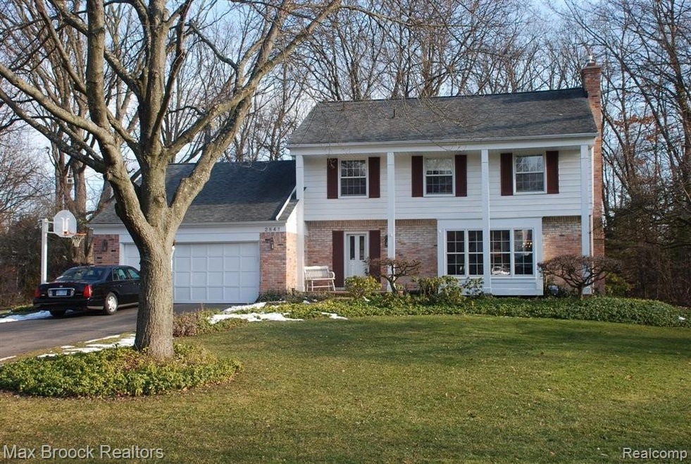 2841 Lamplighter Ln, Bloomfield Hills, MI 48304 - photo 1