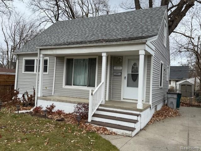 358 W Elza Ave, Hazel Park, MI 48030 - photo 1