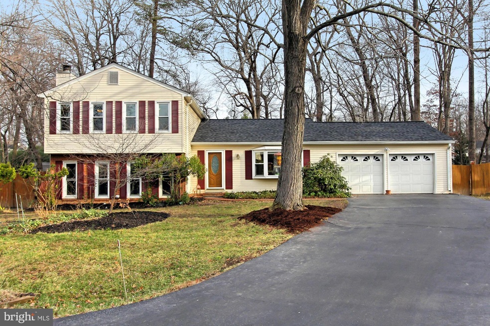 12302 Coleraine Ct, Reston, VA 20191 - photo 1