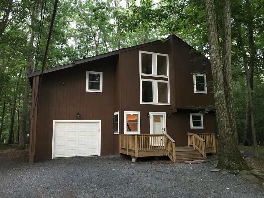 205 Cedar Ct, East Stroudsburg, PA 18301 - photo 1