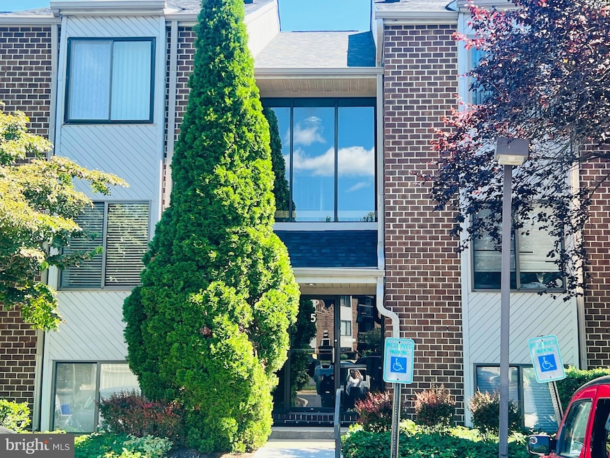 5 Mullingar Ct unit 201, Lutherville Timonium, MD 21093 - photo 1