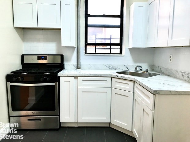 24-21 Steinway St unit 8, Long Island City, NY 11103 - photo 1