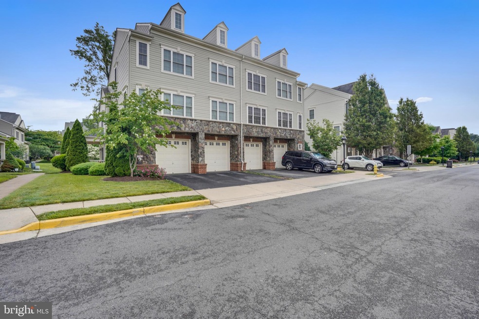 11263 Wortham Crest Cir, Manassas, VA 20109 - photo 1