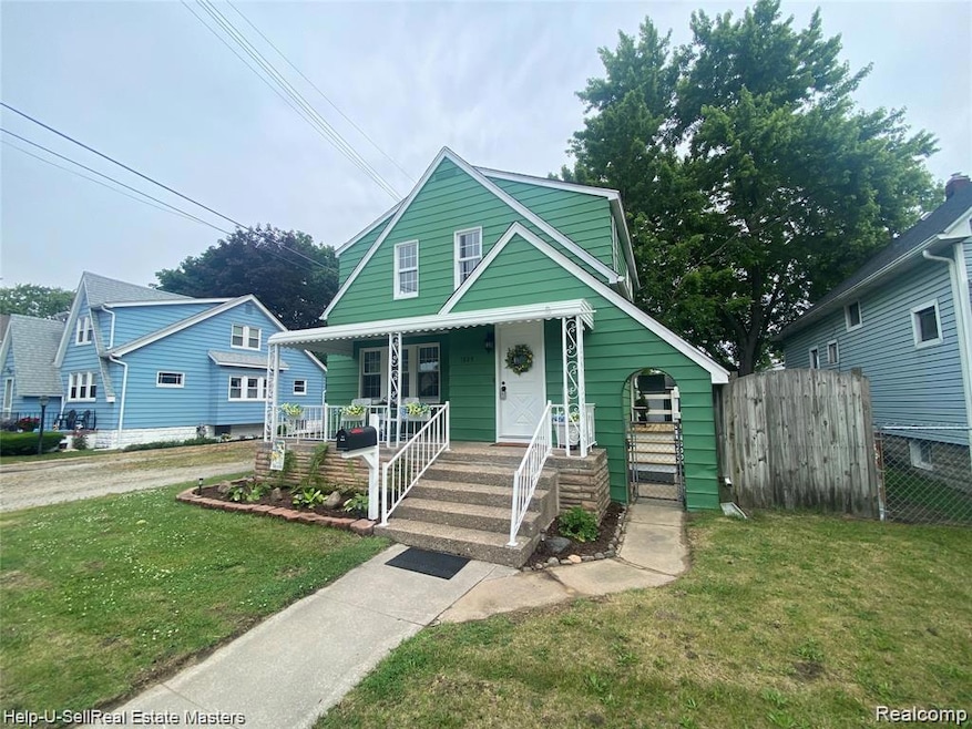 1809 Chestnut St, Port Huron, MI 48060 - photo 1