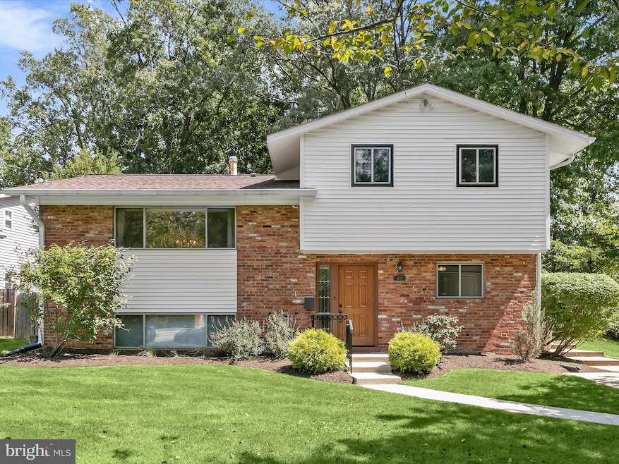 For Sale $895,000 • Co-Listing Agent