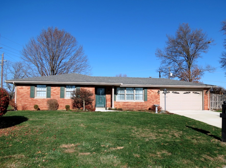 3070 Seneca Ct, Columbus, IN 47203 - photo 1