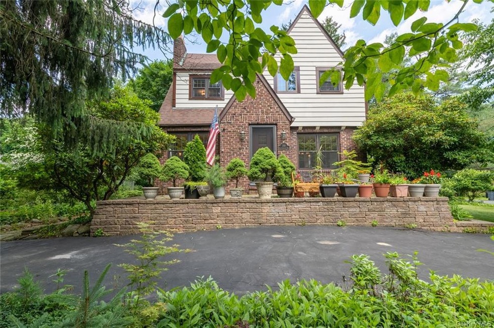 281 N Highland Ave, Pearl River, NY 10965 - photo 1