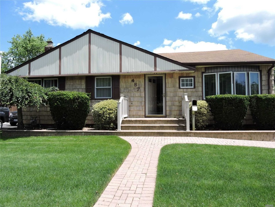 487 Kell Place, Seaford, NY 11783 - photo 1