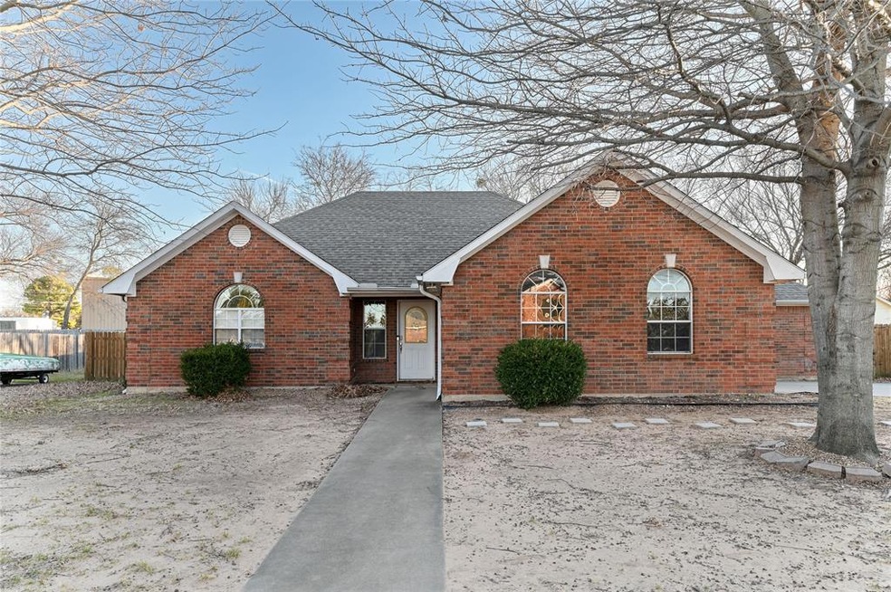 103 Franklin Ct, Pottsboro, TX 75076 - photo 1