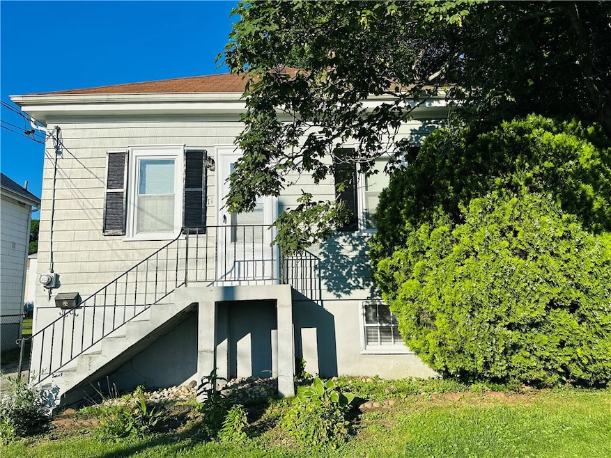17 Mason Ave, Bristol, RI 02809 - photo 1