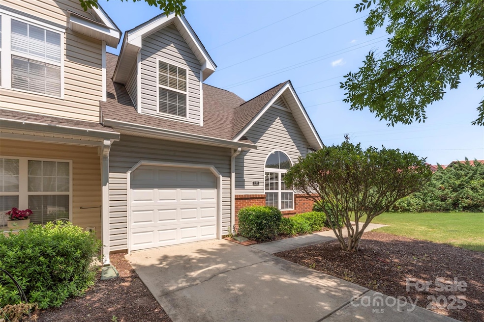 Sold $292,000 • Co-Listing Agent