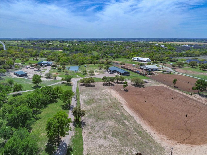 201 Marigold Ct, Granbury, TX 76049 - photo 1