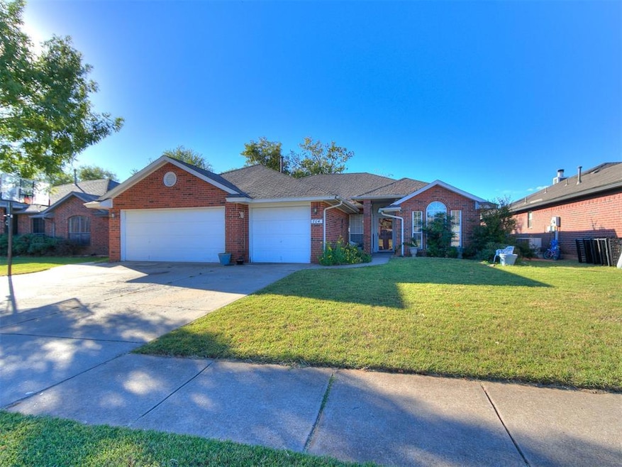 704 Night Hawk Dr, Norman, OK 73072 - photo 1