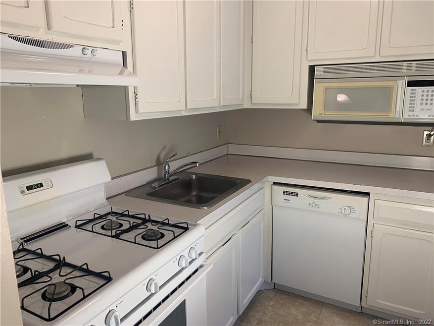 83 Olcott Way unit 83, Ridgefield, CT 06877 - photo 1